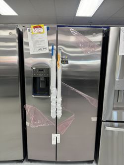 GE 25 Cu.ft Side By Side Refrigerator With Water And Ice Maker
