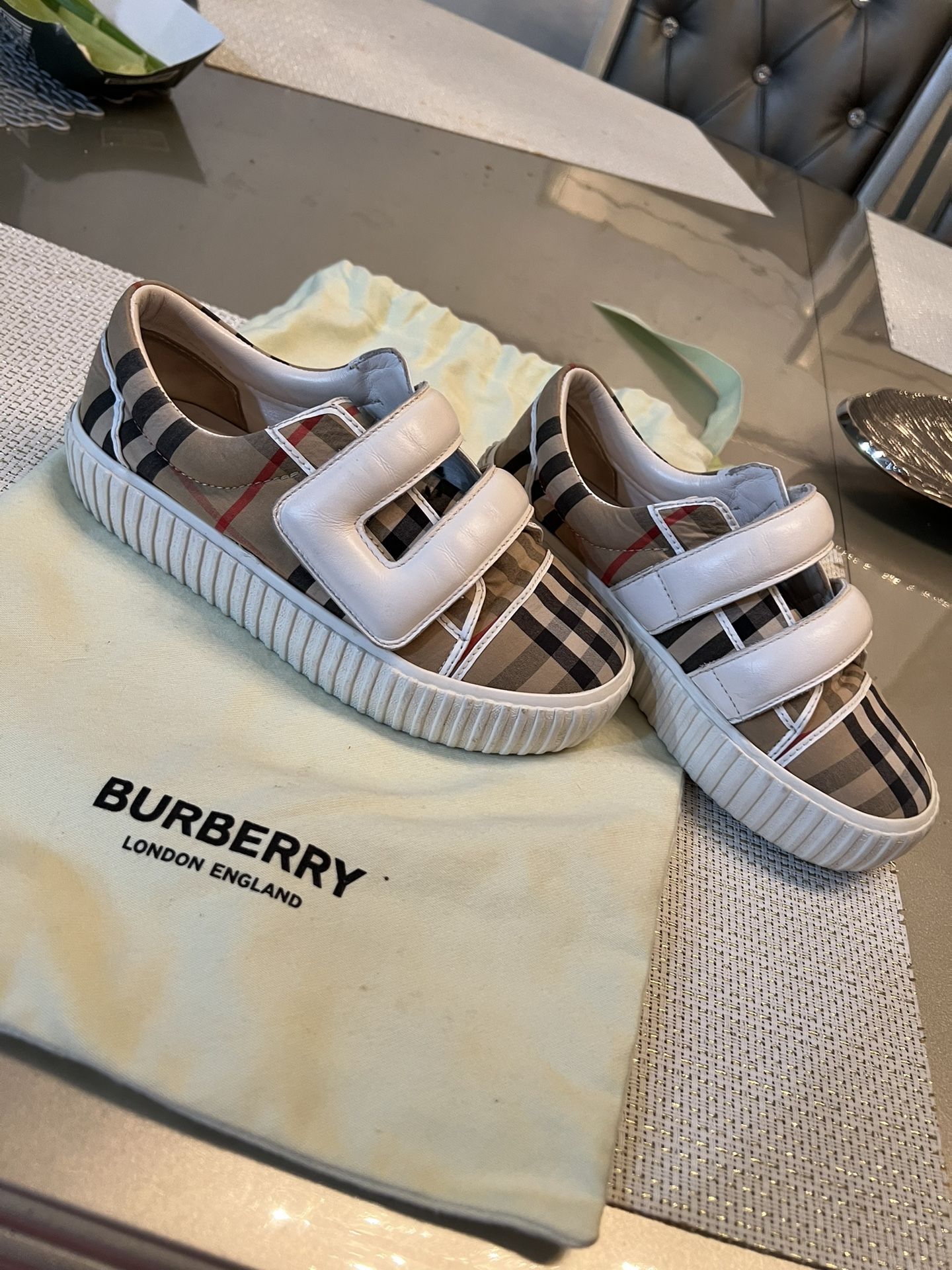 Tenis Originales Marca Burberry De Niño O Niña Del Numero 32
