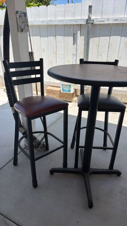 Table n bar stools