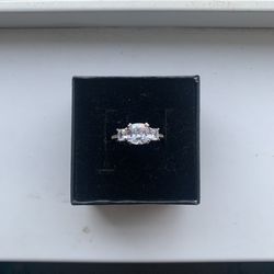 925 Sterling Silver Cubic Zirconia Vintage Style Ring Size 5