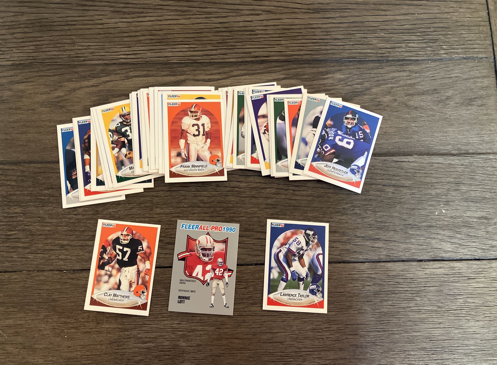 30+ Lot 1990 Fleer Football Collector Cards