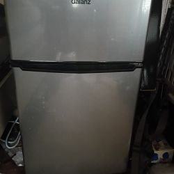 Mini Fridge With Freezer