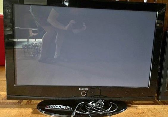42in Plasma Tv Works Great Delivery Available