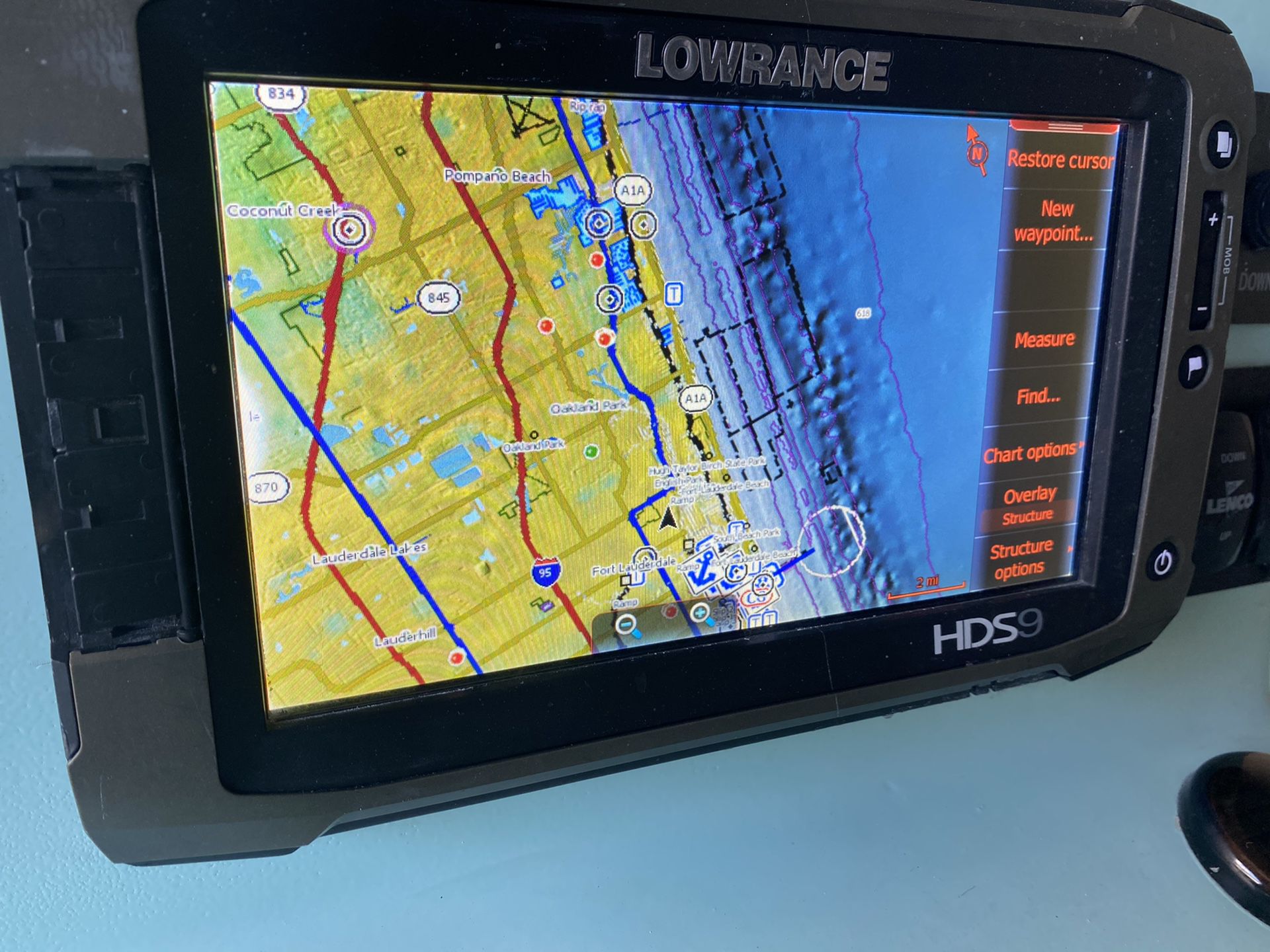 Lowrance HDS9 gen 2 touch screen. Fishing Raymarine Simrad chartplotter