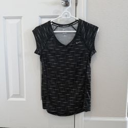 Nike Women’s  Top - XS