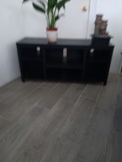 tv estand como nuevo lo use poco Timpo esta en westminiter