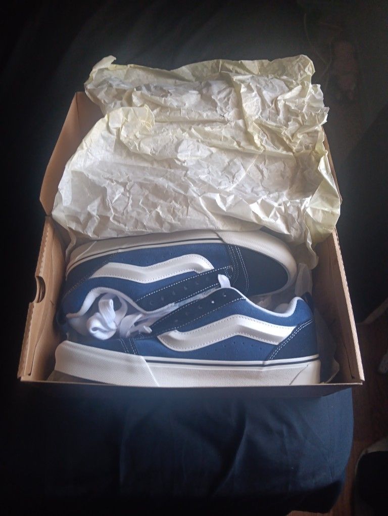 KNU SKOOL VANS / Mens 9.5