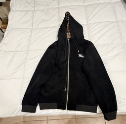 Burberry zip up hoodie size medium