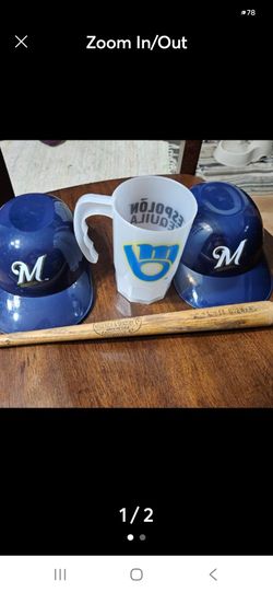 MLB MILWAUKEE BREWERS LOT. 2x mini helmets, vintage 28" wooden bat & plastic mug, firm.