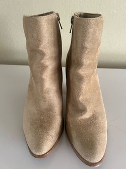 Women’s Tan boots