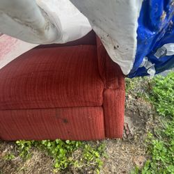 2 Reclainer Chair . Free