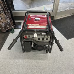 Honda EG6500CL Portable Generator (Needs New Spark Plug Cable)