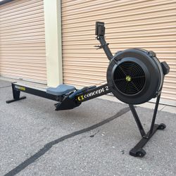 260k Meters concept 2 Rower PM5 Model D - Like New