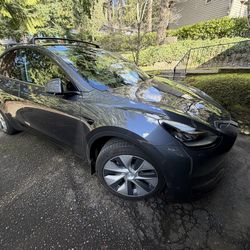 Well-Maintained 2022 Tesla Model Y Long Range AWD – Clean Title, No Accidents