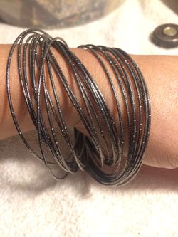 Pretty women’s bracelet