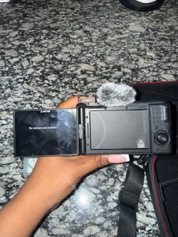SONY ZV-1F VLOGGING CAMERA