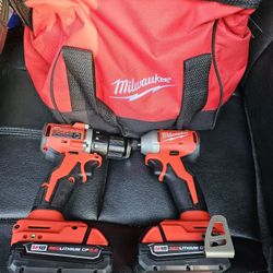 Milwaukee
M18 18-Volt Lithium-Ion Brushless Cordless Compact Hammer Drill/Impact Combo Kit (2-Tool) with (2) Batteries, Bag