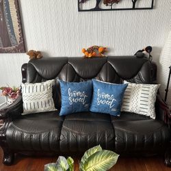 Couch Set With Tables 