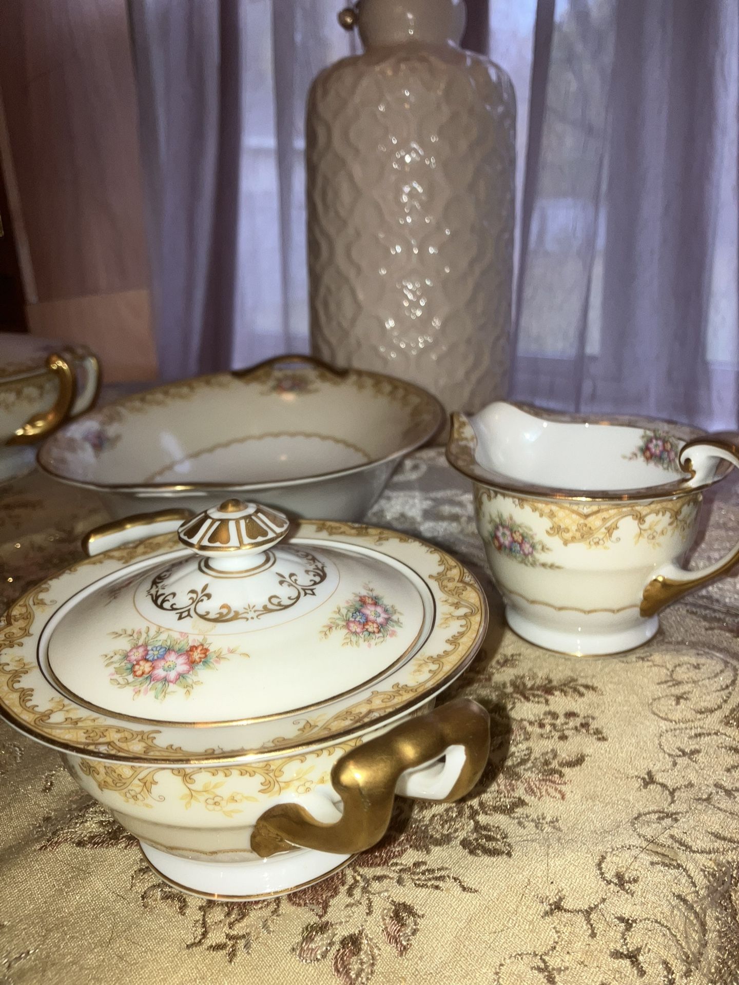 Noritaki Dish Set “Aurora” Pattern
