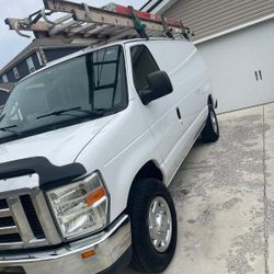 2012 Ford E-350 Thumbnail