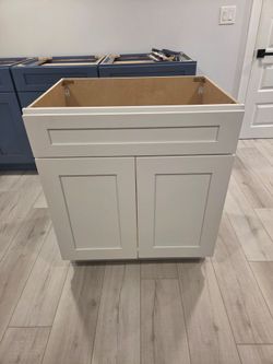 Vanity 30"  white shaker