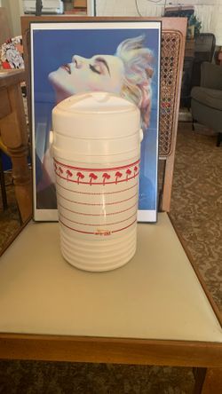 In-N-OUT Half Gallon Container 