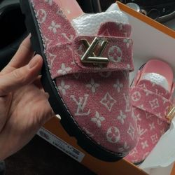 LV Women’s 
