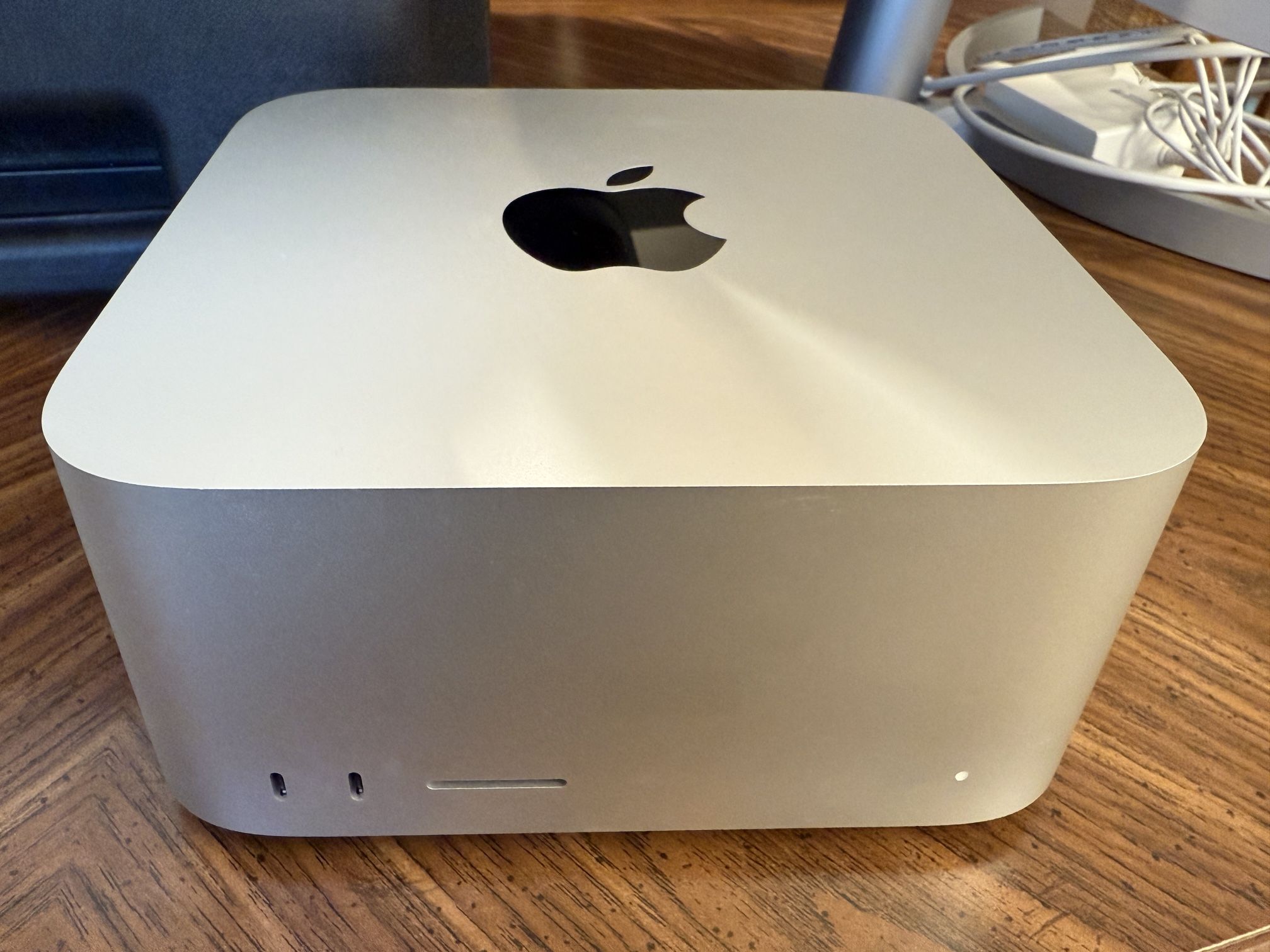 Mac Studio M2 2023 32GB Memory + 512 SSD 