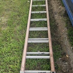 Warner 24ft Fiberglass Ladder.