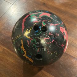 Vintage bowling ball MANHATTAN RUBBER 14 Lbs