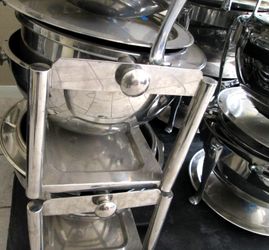 Bon Chef 11001D 8 qt Round Chafer w Roll-top Lid & Chafing Fuel Heat