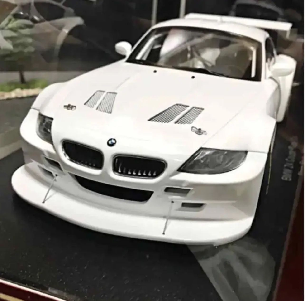 #オートアート AUTOart 1/18 BMW Z4 クーペ シューベルト オートアート AUTOart 1/18 BMW Z4 クーペ シューベルト - メルカリ