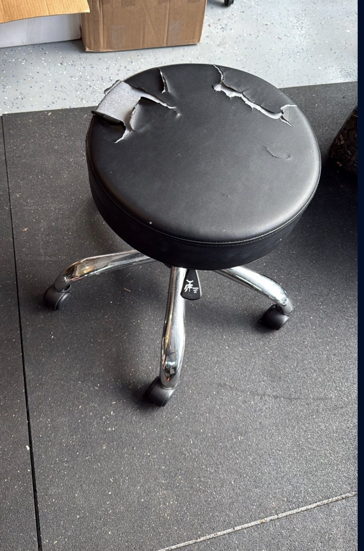 Round Rolling Stool