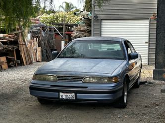 94 crown Vic low miles 1owner car runs & drives