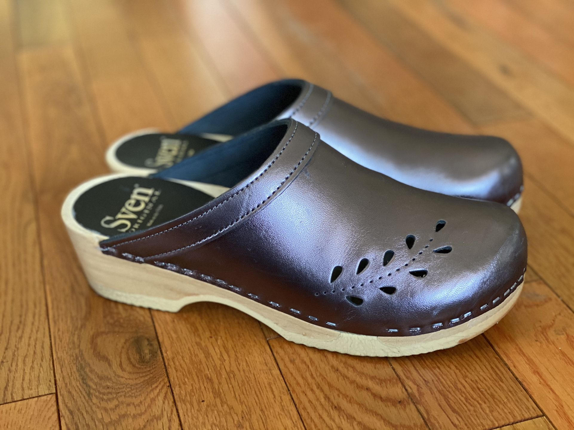 Sven Clogs Pewter Size 10 Women’s
