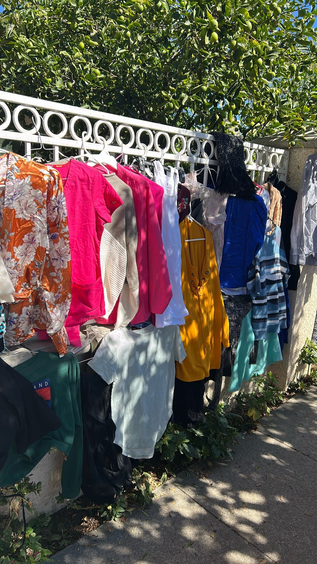 Ropa Un$$1 Dólar En El 14011 Burton St Panorama City Ca 10, 11 ,25 Y 12 Sabado Y Domingo