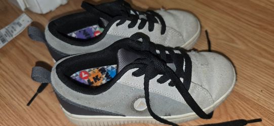 Air walks Boys shoes size 13