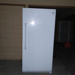 White Big Size Freezer 