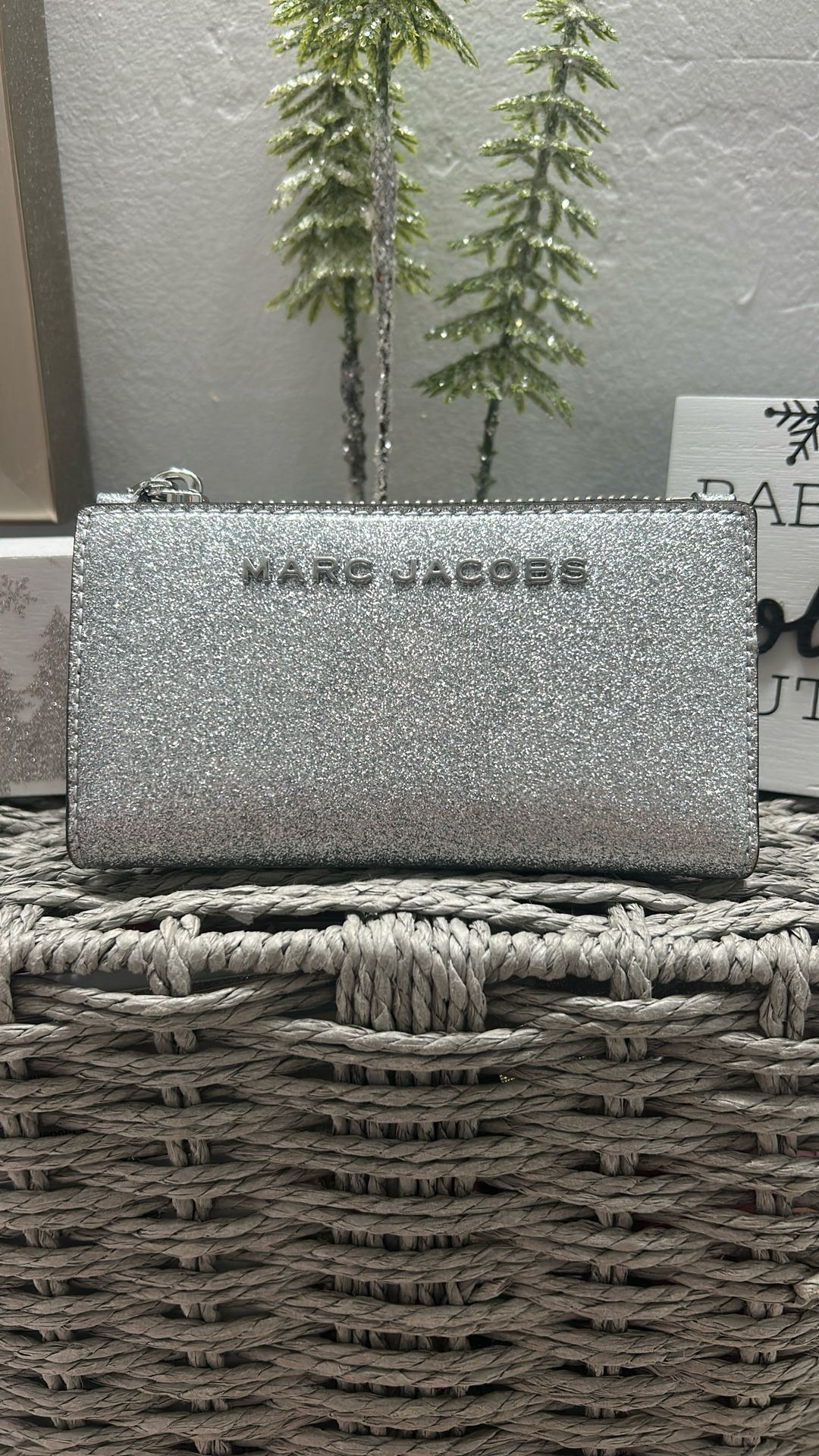 New Marc Jacobs wallet For Sale.. 