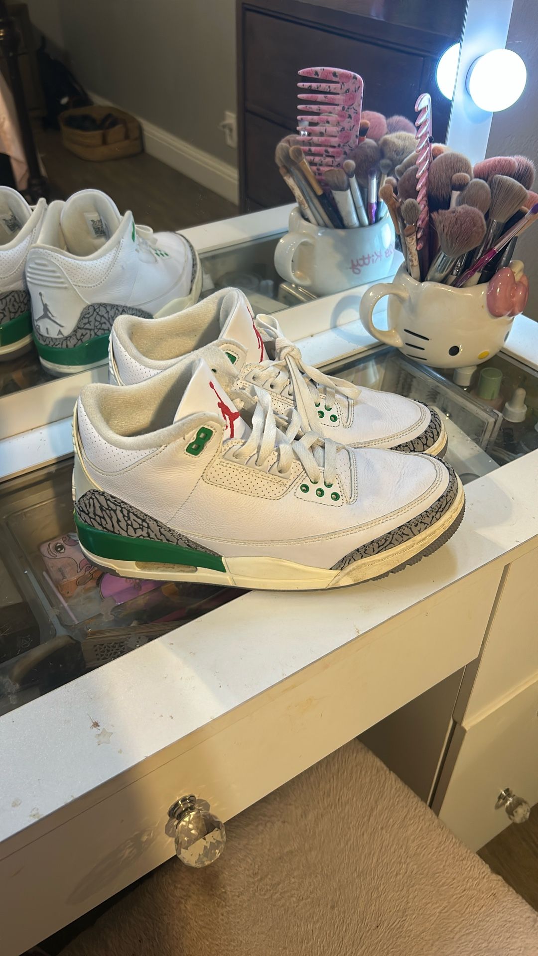jordan 3’s retro lucky green size 8.5 women’s