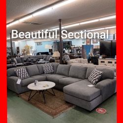 🤩 Beautiful Sectional 