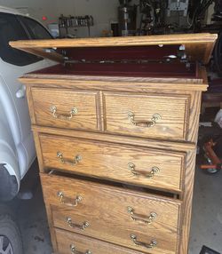 Furniture Traditions 5 Tall Drawer Oak Wood Dresser & Jewelry Cabinet Top Combo Made USA Nice Burgundy Red Felt Material Inside