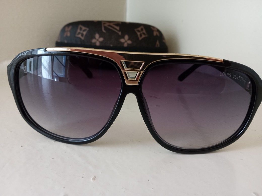 Louis Vuitton Evidence Gold Sunglasses 