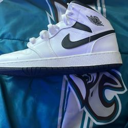 jordan 1 mid reverse pandas