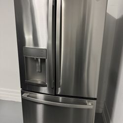 GE ENERGY STAR 22.1 cu.ft. Refrigerator 