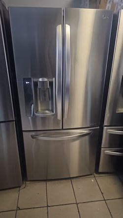 Lg French Door Refrigerator 33w 68h 31d