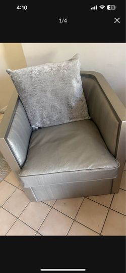 Accent chair