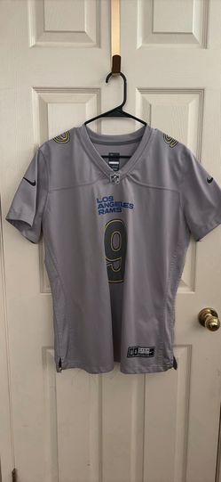 Woman’s rams jersey xl