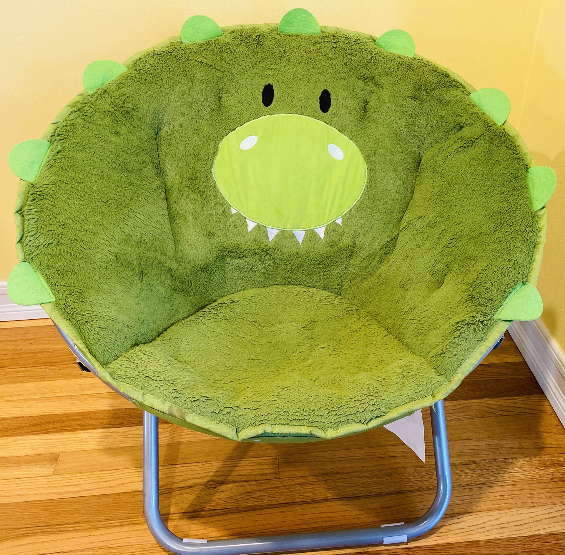 Portable Kids Folding Saucer Padded Moon Chair, Papasan Chair for Children/Toddler/Lounge/Furniture/Camping/Pet chair (used but in great condition)   