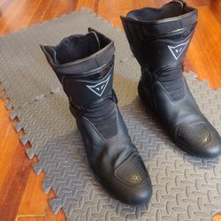 Dainese TRQ-Tour Gore-Tex Boots for Sale in Queens, NY - OfferUp